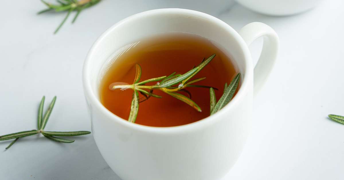 Mitos e Verdades sobre o Chá de Alecrim: O Que a Ciência Diz?