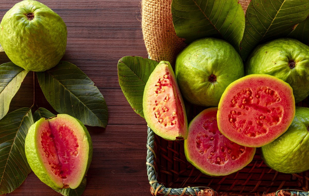 Chá de Goiabeira: Um Aliado Natural para a Saúde Capilar