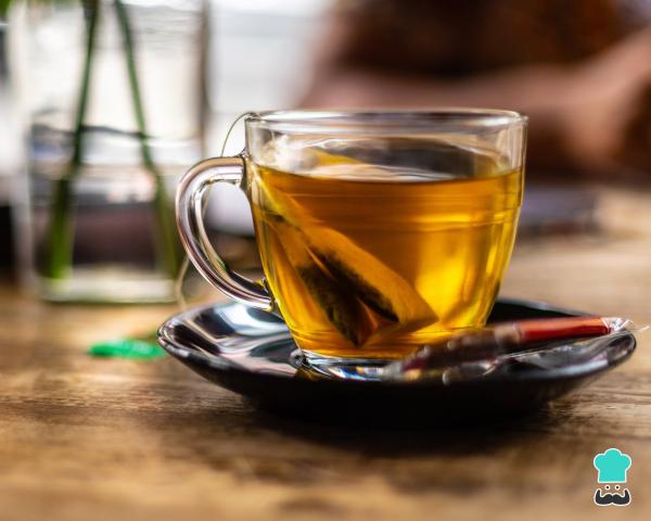 Variações do Chá de Goiabeira: Com Gengibre e Outros Ingredientes