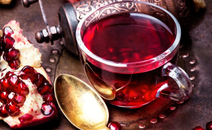 Chá de Romã vs. Chá de Gengibre: Qual Alivia Mais Rápido?